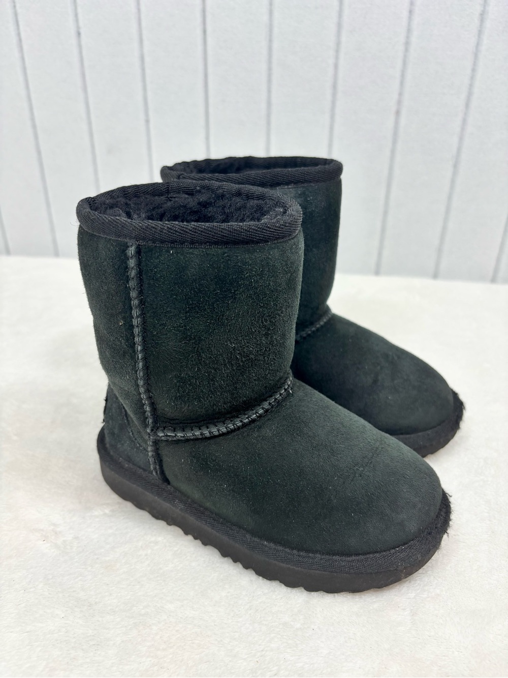 UGG Kids Black Suede Short Boots size 9 Toddler